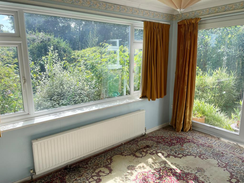 Lot: 128 - DETACHED HOUSE FOR REFURBISHMENT - Dining room with views over rear garden